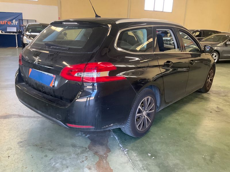 Peugeot 308 1.2 e-THP Allure — zdjęcie 2