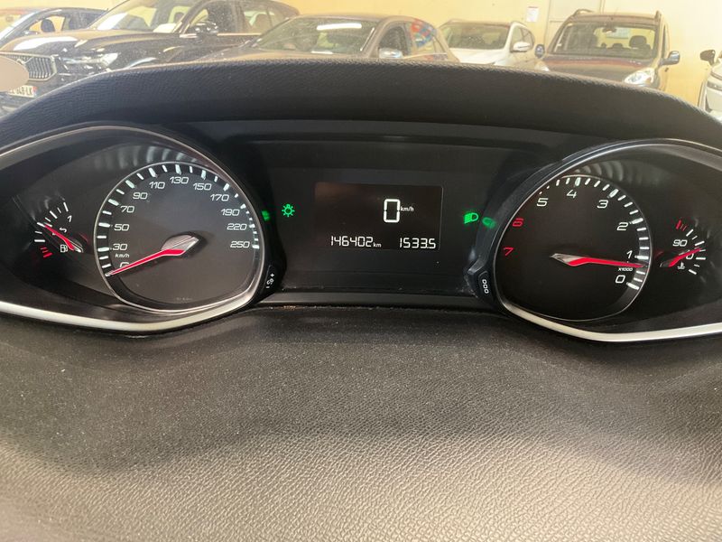 Peugeot 308 1.2 e-THP Allure — zdjęcie 4