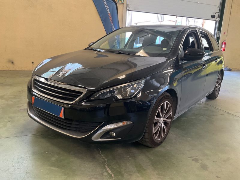 Peugeot 308 1.2 e-THP Allure — zdjęcie 1