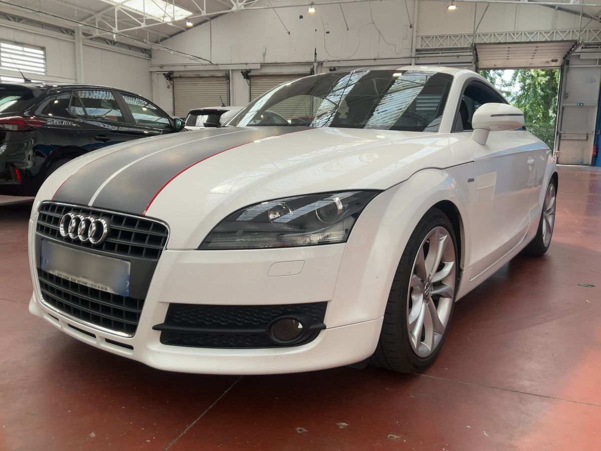 Audi TT 2010 — photo 1