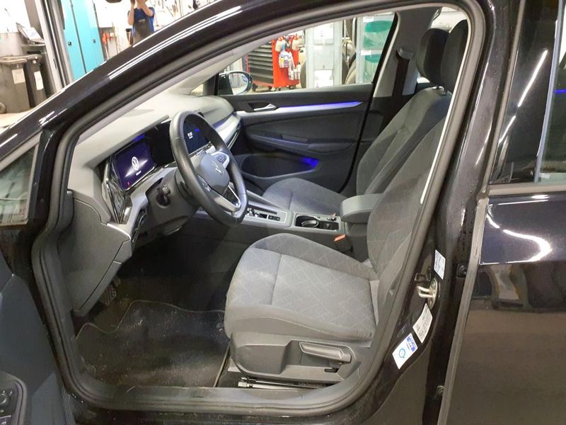 Volkswagen Golf VIII 1.5 eTSI ACT Life — zdjęcie 9