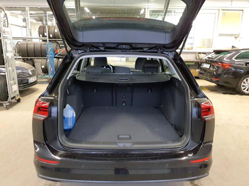 Volkswagen Golf VIII 1.5 eTSI ACT Life — zdjęcie 19