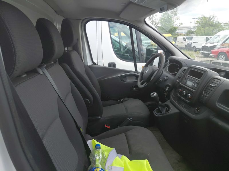 Renault Trafic 2.0 dCi L2H1 3,0t Komfort — zdjęcie 9