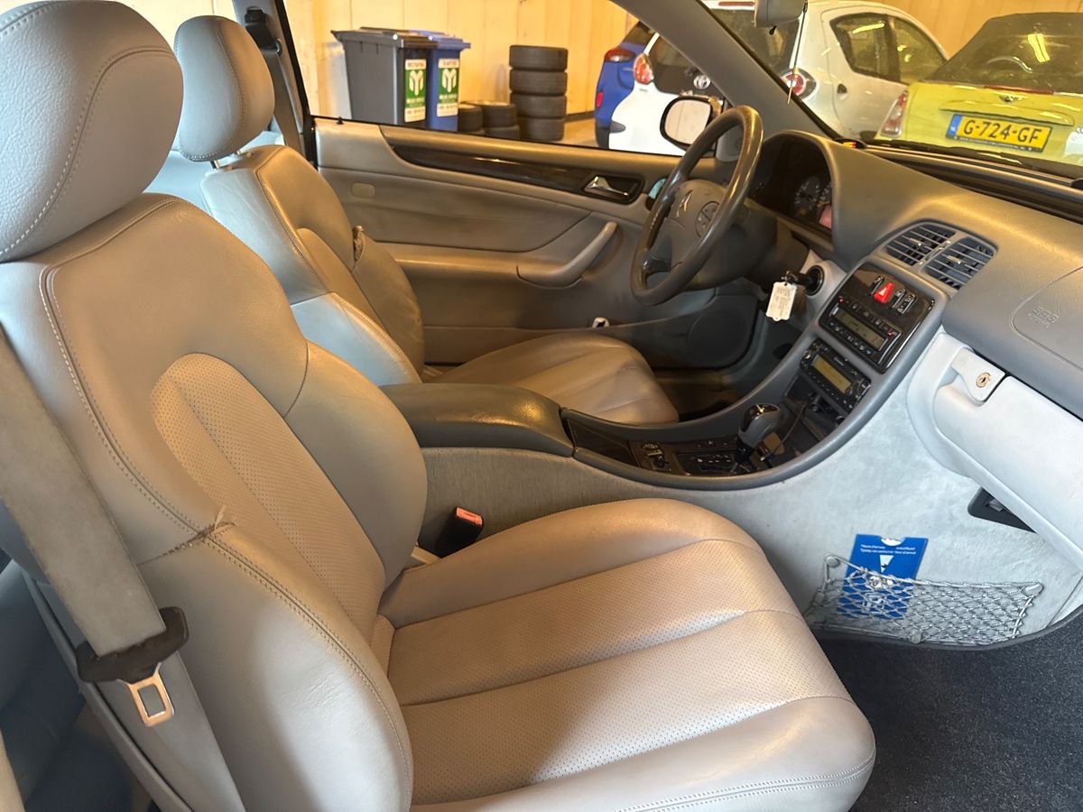 Mercedes-Benz CLK-Klasse 2001 — photo 4