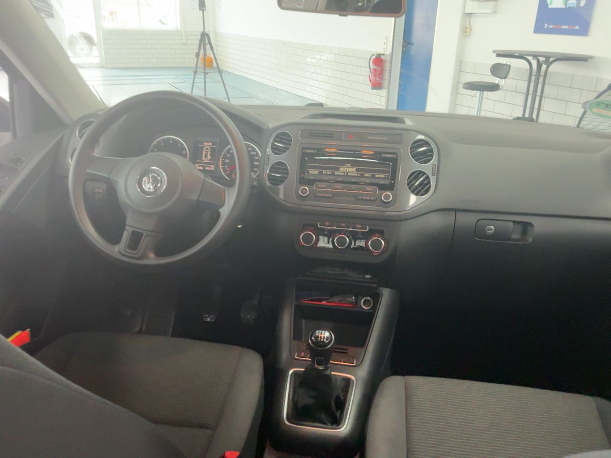 Volkswagen Tiguan 2014 — photo 18