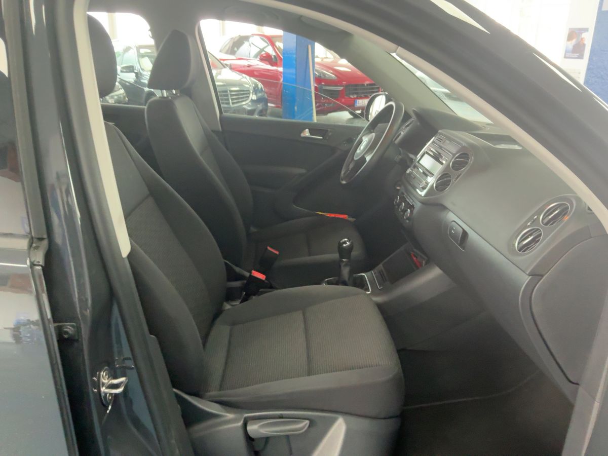 Volkswagen Tiguan 2014 — photo 17