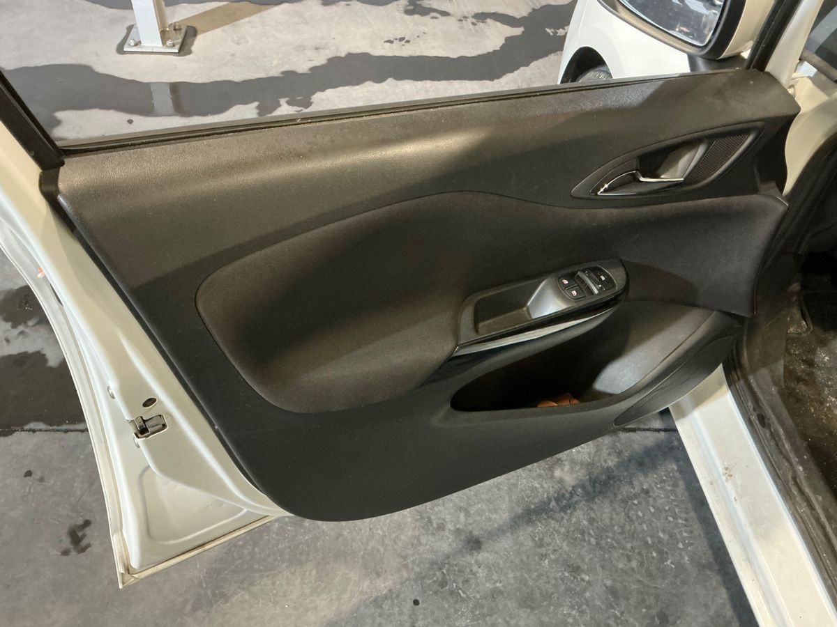 Opel Corsa 2016 — photo 30