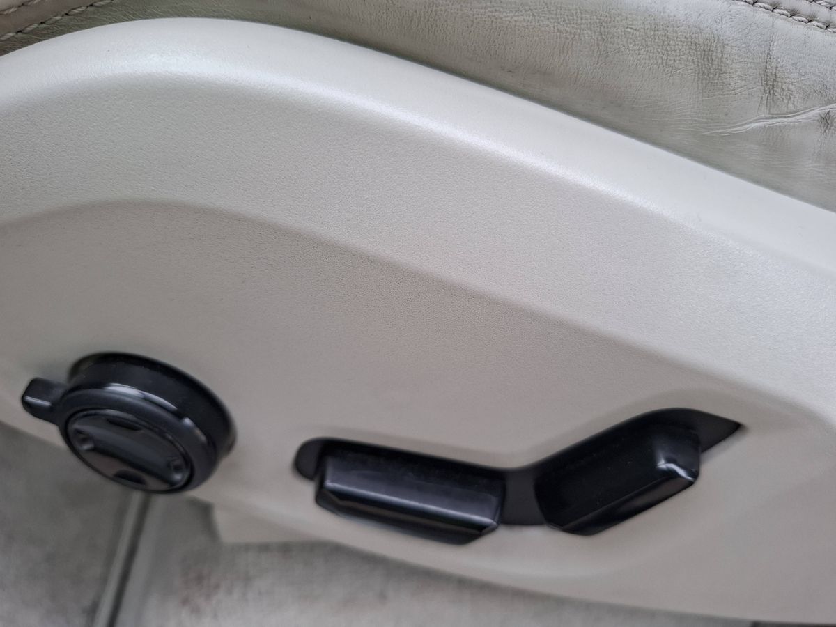 Volvo XC90 2016 — photo 34