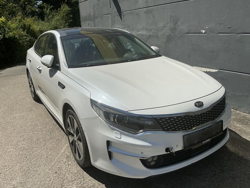 Kia Optima 1.7 CRDi Spirit — zdjęcie 8