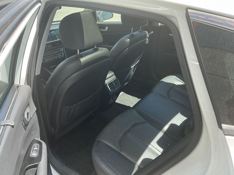 Kia Optima 1.7 CRDi Spirit — zdjęcie 14