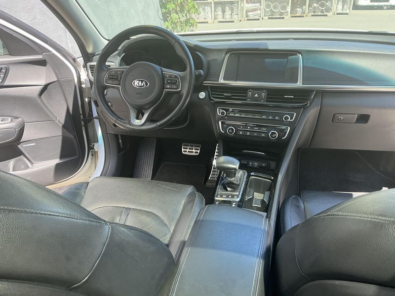 Kia Optima 1.7 CRDi Spirit — zdjęcie 12