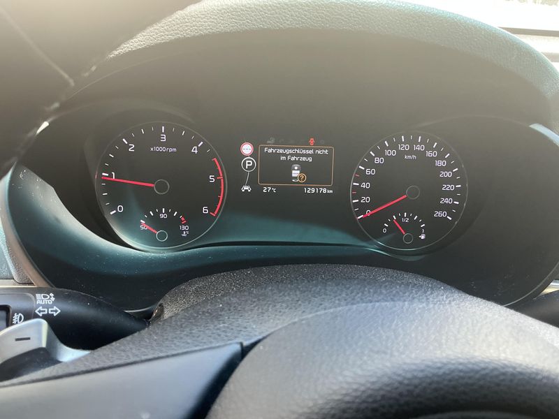 Kia Optima 1.7 CRDi Spirit — zdjęcie 13