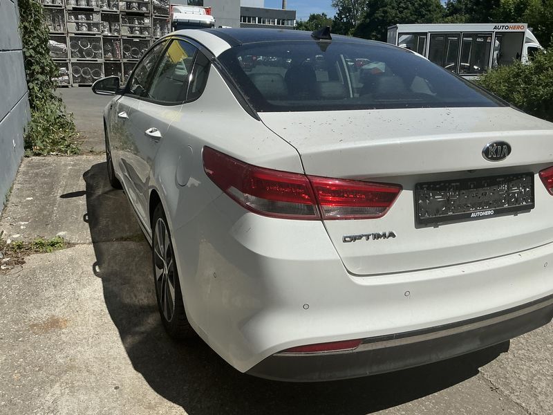 Kia Optima 1.7 CRDi Spirit — zdjęcie 3