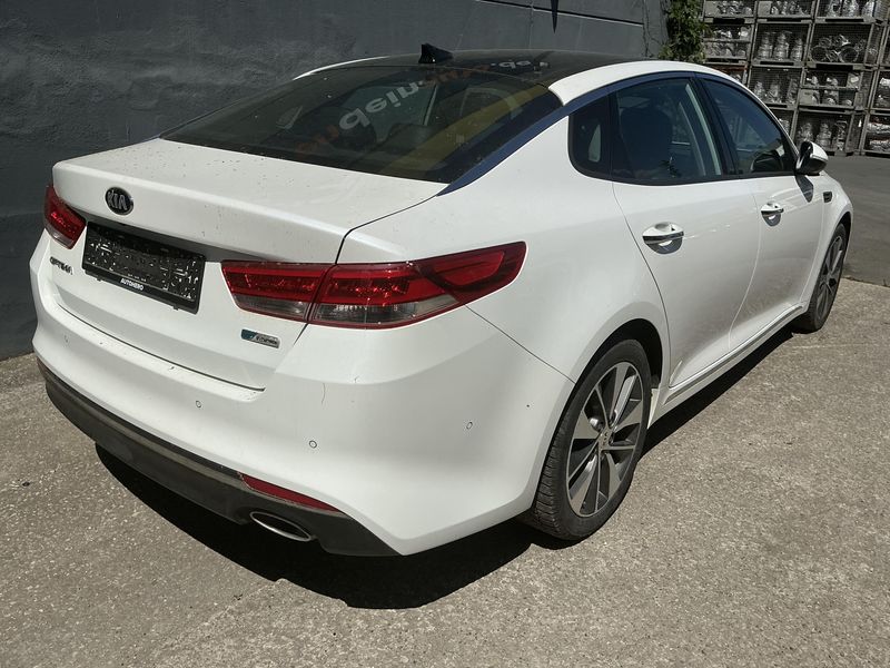 Kia Optima 1.7 CRDi Spirit — zdjęcie 6