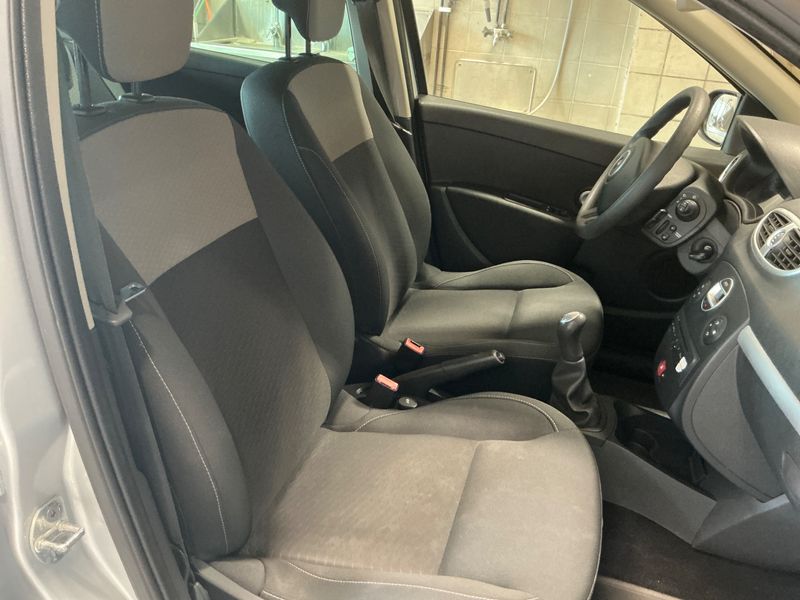 Renault Clio 1.2 TCe Dynamique 2009 – снимка 3