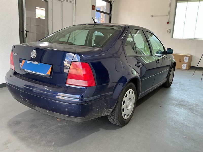 Volkswagen Bora 1.6 Comfortline — zdjęcie 2