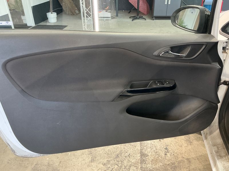 Opel Corsa 1.4 Turbo Color Edition ecoFlex 2017 – снимка 26