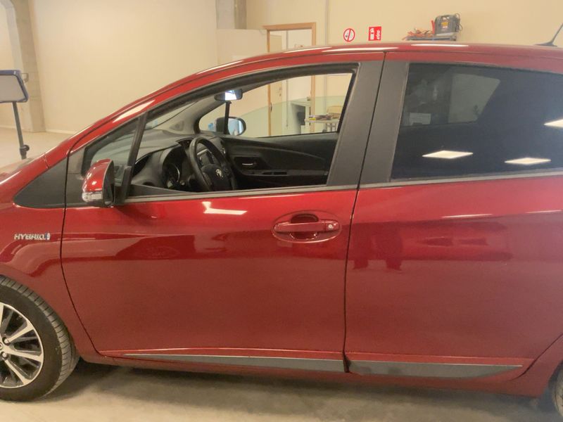Toyota Yaris 1.5 Hybrid 20ème anniversaire 2020 – снимка 4