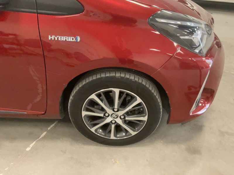 Toyota Yaris 1.5 Hybrid 20ème anniversaire 2020 – снимка 11