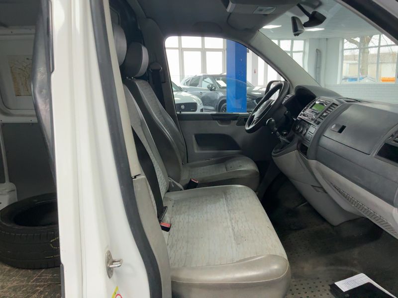 Volkswagen T5 Transporter 2.0 TDI Kasten lang — zdjęcie 11