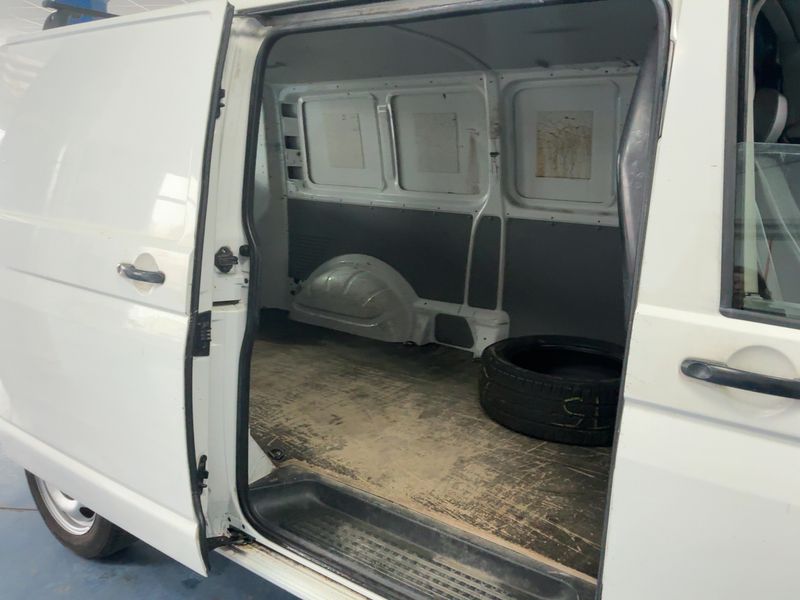 Volkswagen T5 Transporter 2.0 TDI Kasten lang — zdjęcie 14