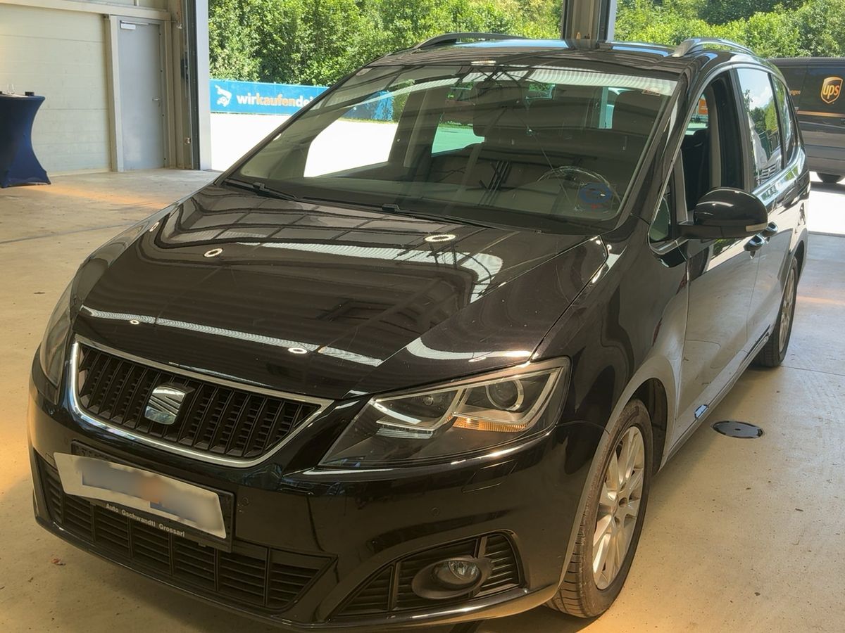 Seat Alhambra 2015 — photo 1