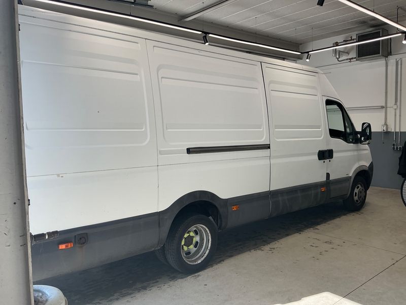 Iveco Daily 2.3 Diesel HKa 35 S Radstand 3950 — zdjęcie 2