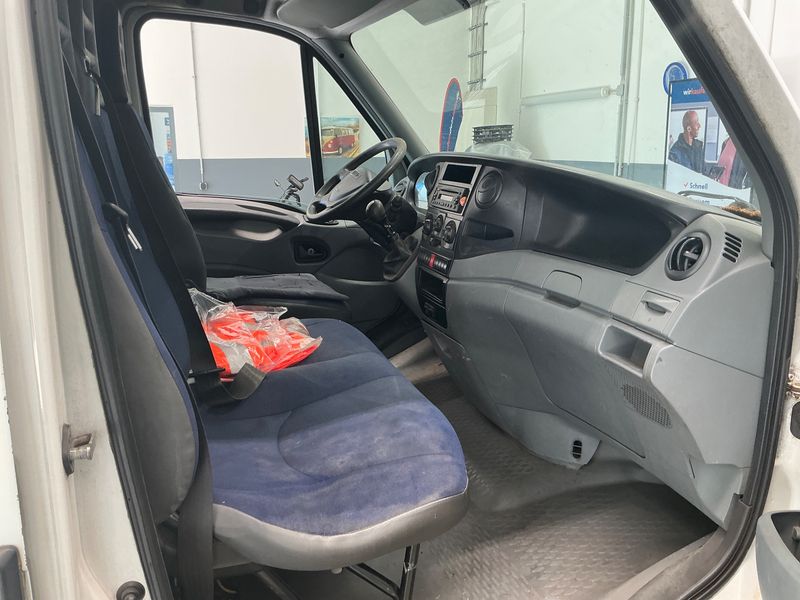 Iveco Daily 2.3 Diesel HKa 35 S Radstand 3950 — zdjęcie 3