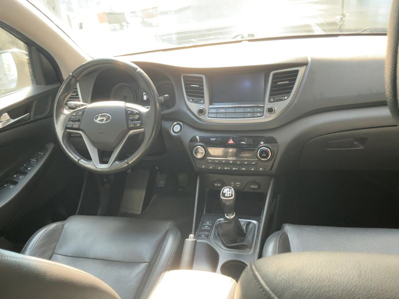 Hyundai Tucson 1.6 TGDI Advantage 2WD — zdjęcie 12