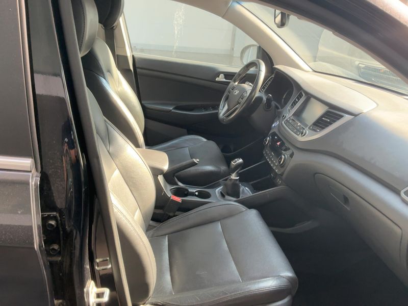 Hyundai Tucson 1.6 TGDI Advantage 2WD — zdjęcie 11