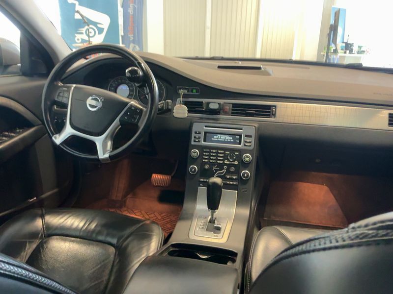 Volvo XC70 2.4 DRIVe Momentum 2WD — zdjęcie 12