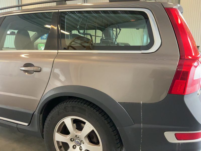 Volvo XC70 2.4 DRIVe Momentum 2WD — zdjęcie 3
