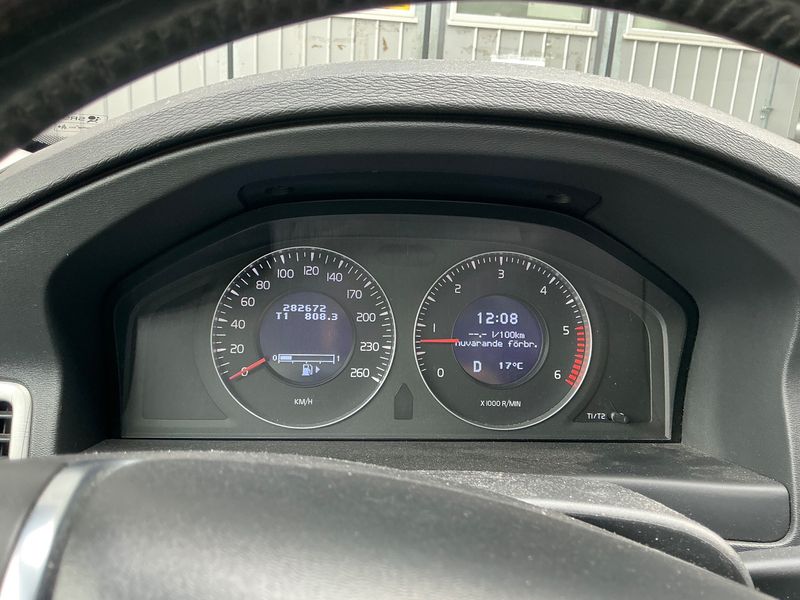 Volvo XC70 2.4 DRIVe Momentum 2WD — zdjęcie 13