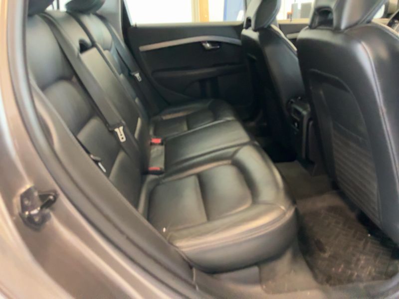 Volvo XC70 2.4 DRIVe Momentum 2WD — zdjęcie 14