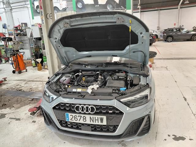Audi A1 Sportback 30 TFSI Adrenalin — zdjęcie 1