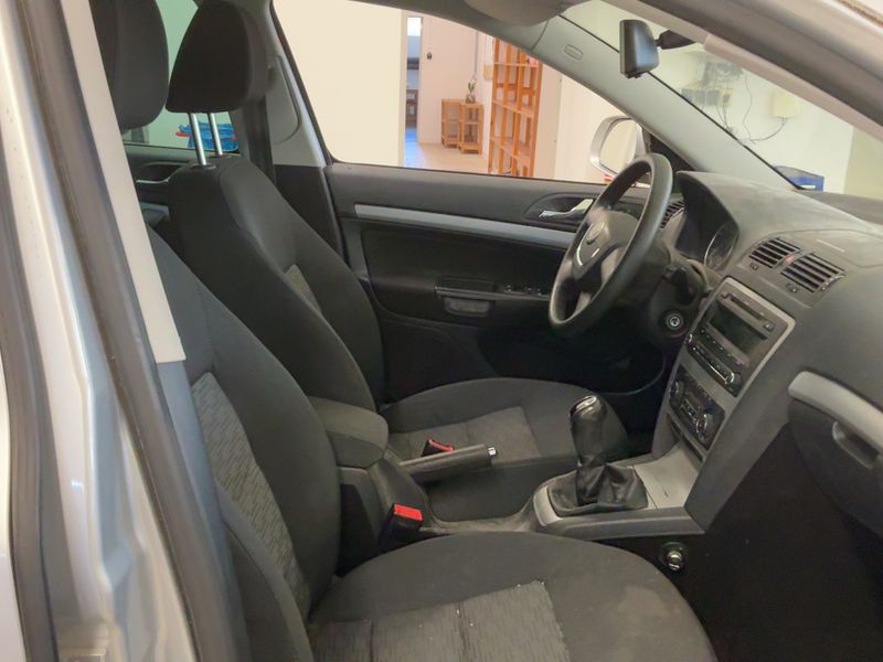 Skoda Octavia 1.6 TDI Ambition 2013 – снимка 17