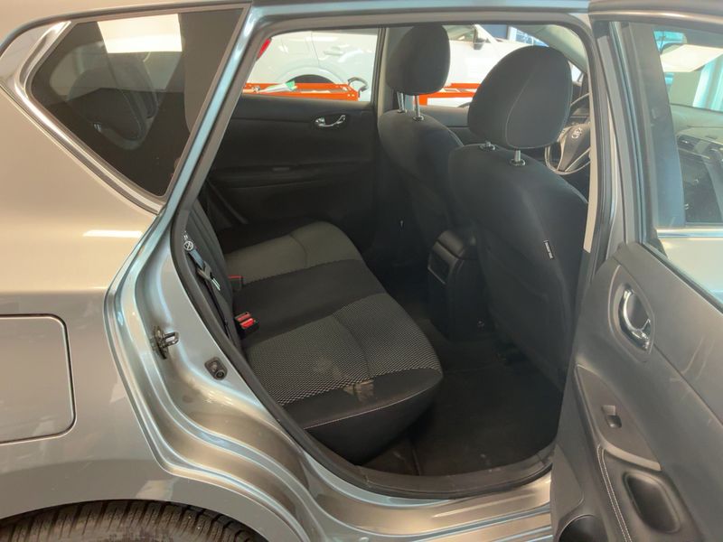 Nissan Pulsar 1.2 Tekna — zdjęcie 14