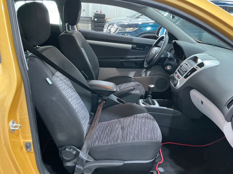 Kia pro_cee'd 1.6 LX — zdjęcie 3