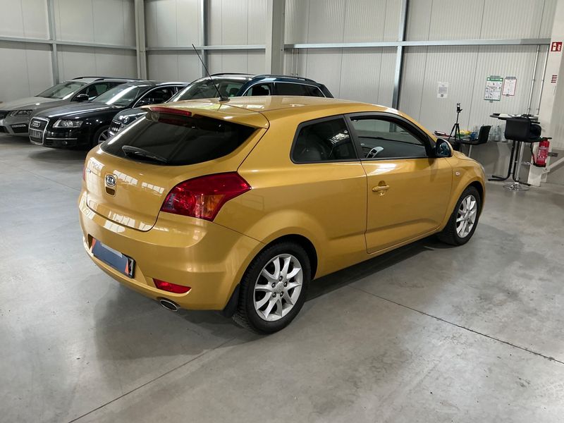 Kia pro_cee'd 1.6 LX — zdjęcie 2