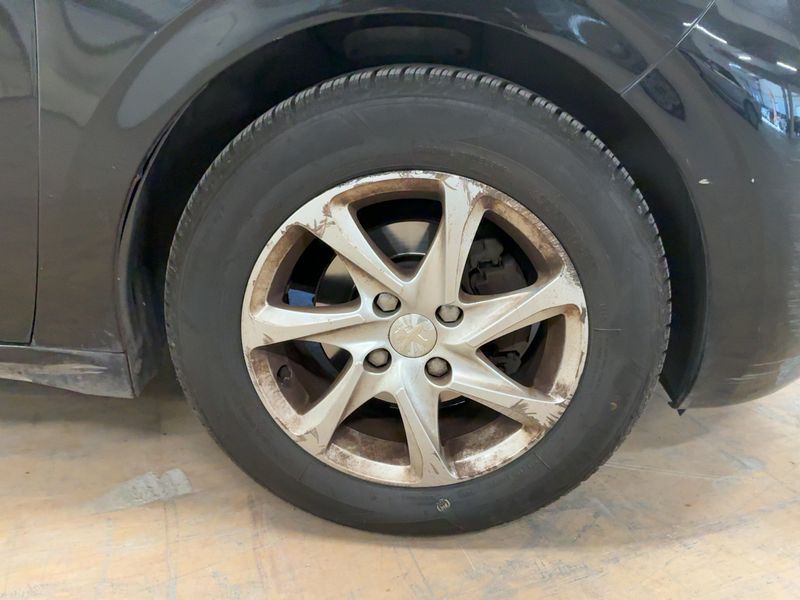 Peugeot 208 1.2 VTi Envy 2013 – снимка 11