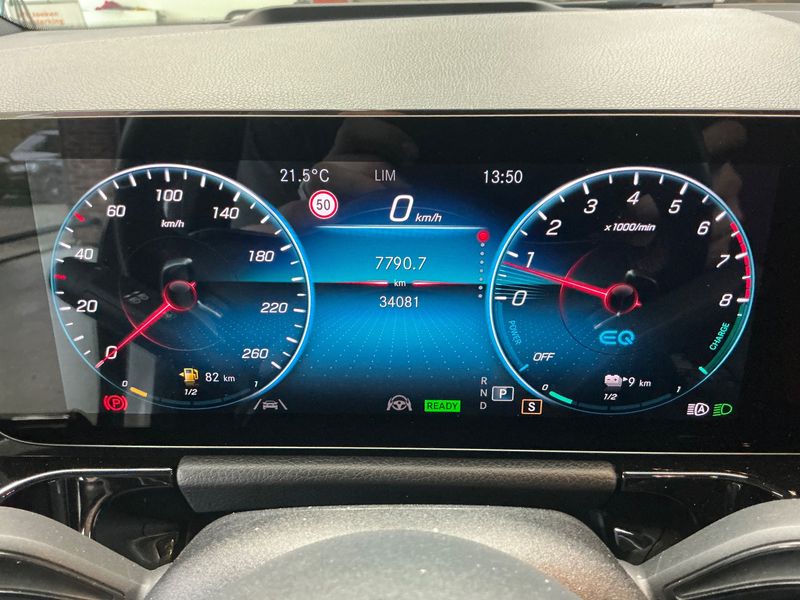Mercedes-Benz GLA-Klasse GLA 250e AMG Line — zdjęcie 13