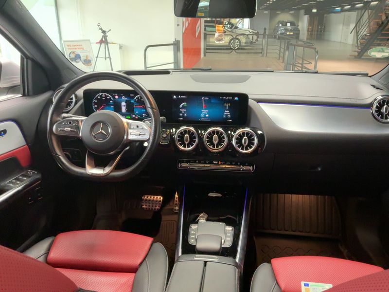 Mercedes-Benz GLA-Klasse GLA 250e AMG Line — zdjęcie 12