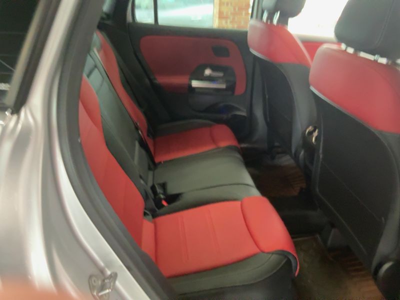 Mercedes-Benz GLA-Klasse GLA 250e AMG Line — zdjęcie 14