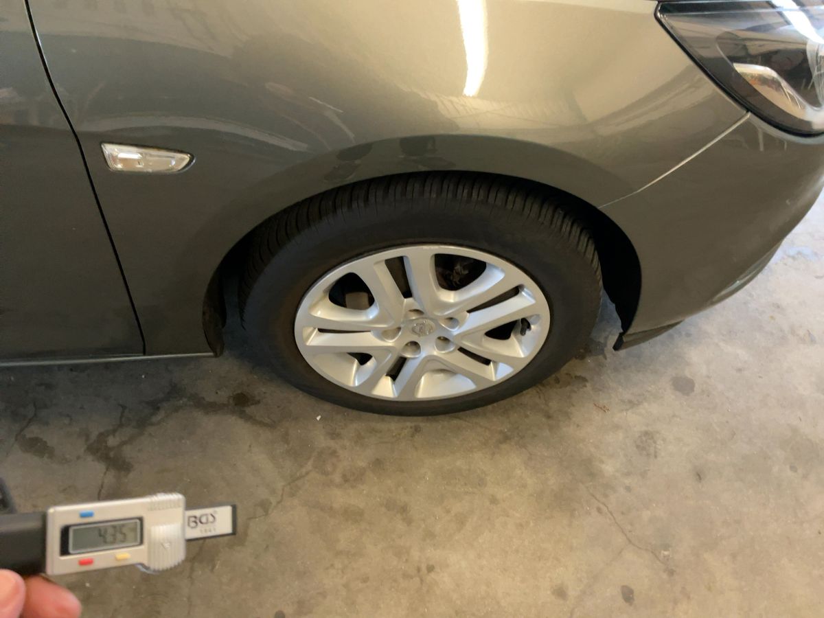 Opel Astra 2018 — photo 12