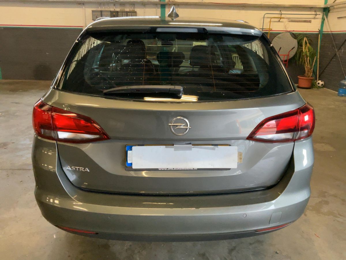 Opel Astra 2018 — photo 8