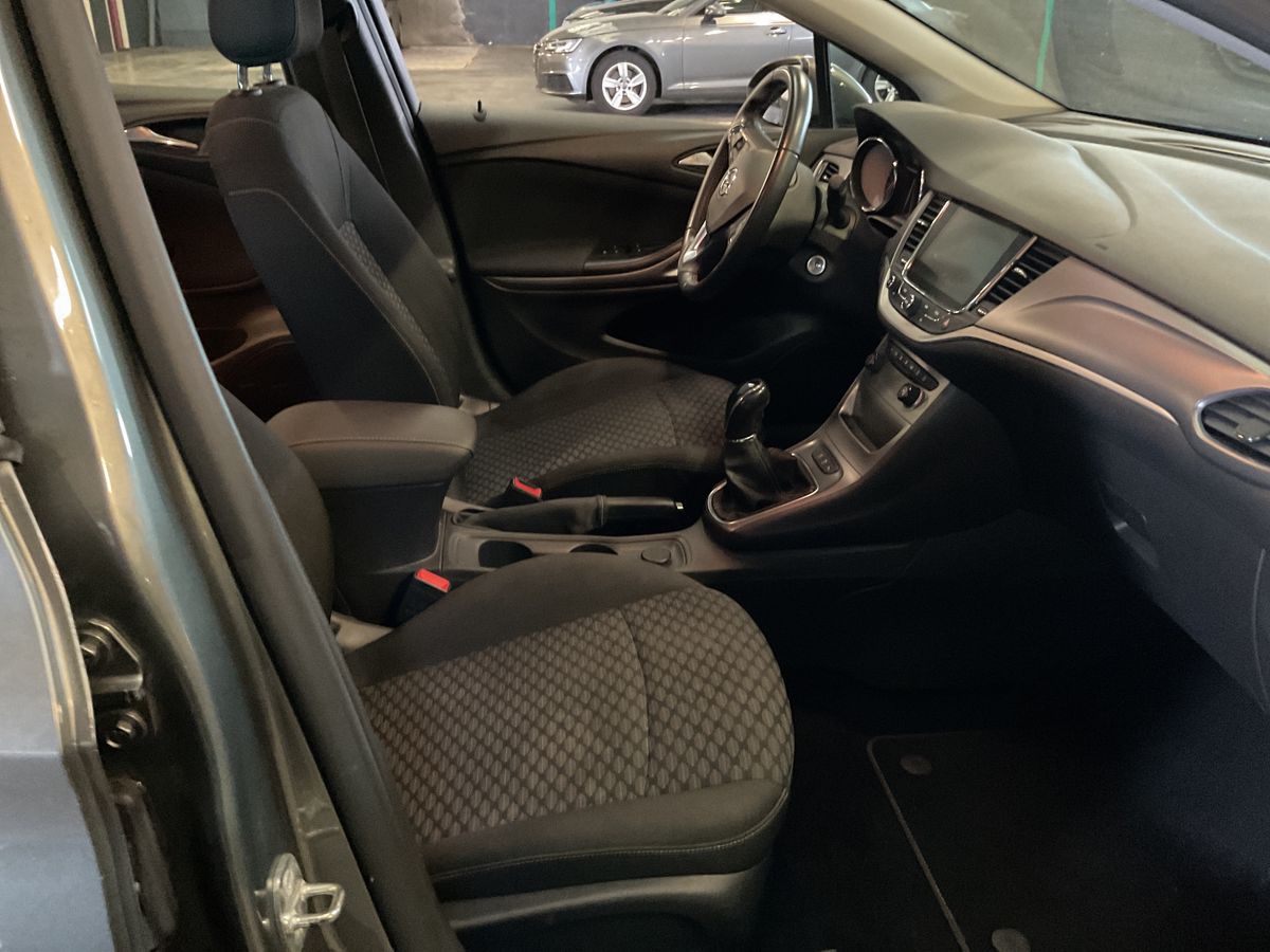 Opel Astra 2018 — photo 23