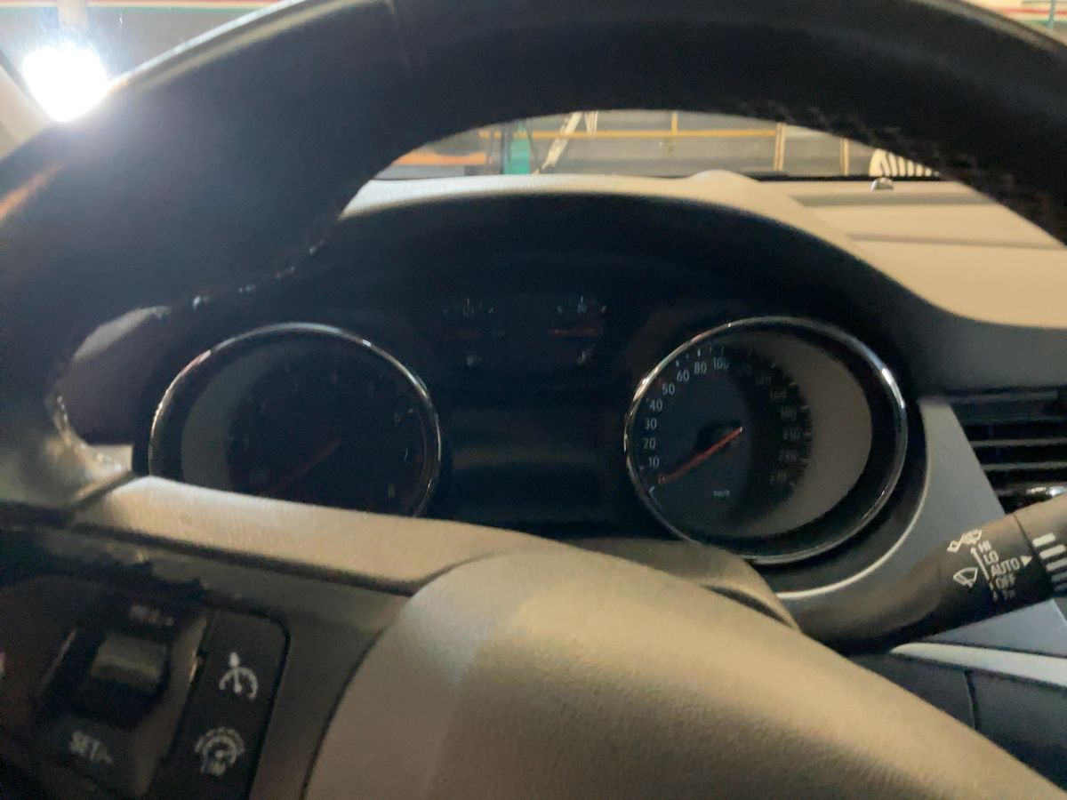 Opel Astra 2018 — photo 19