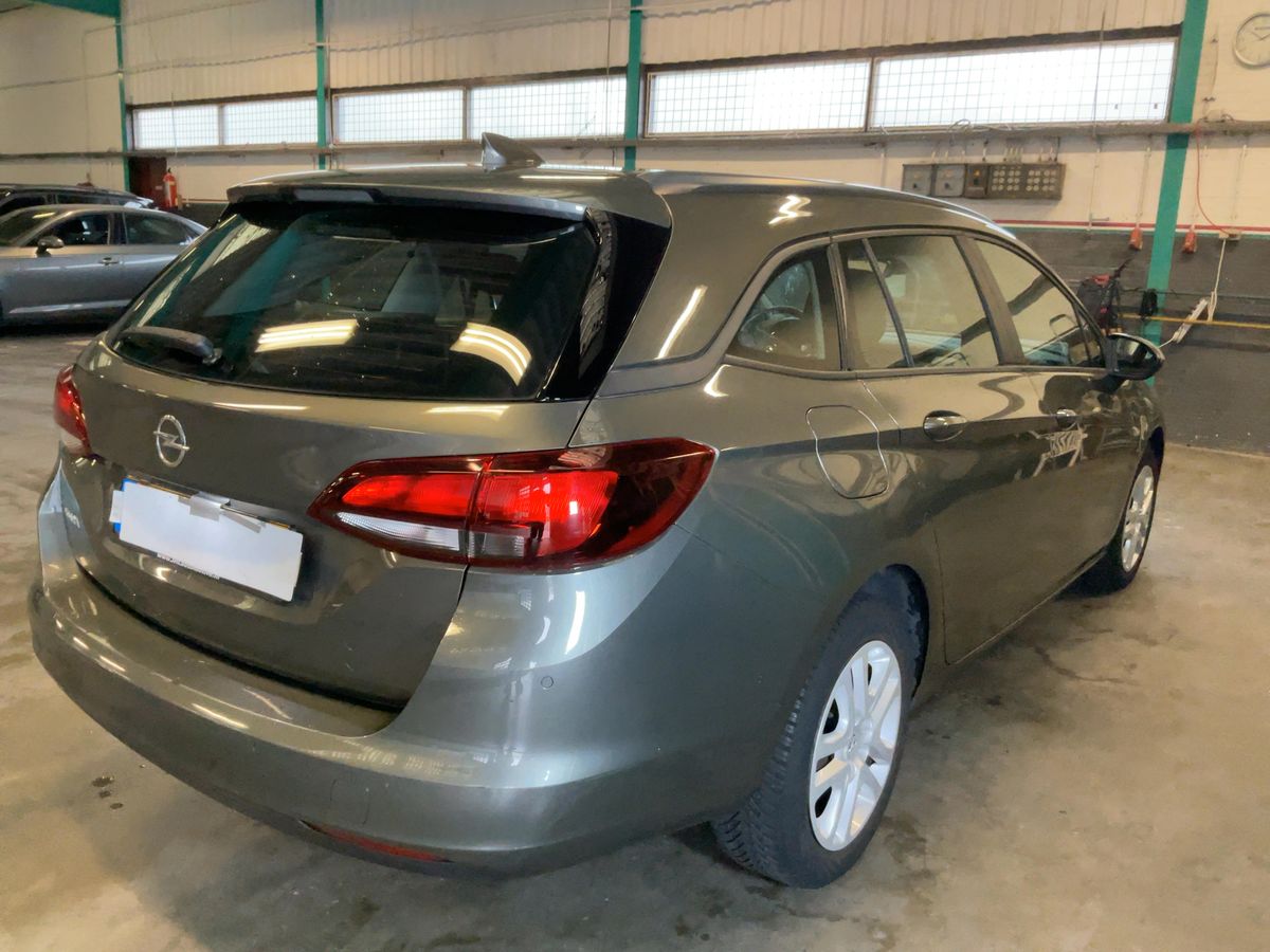 Opel Astra 2018 — photo 9