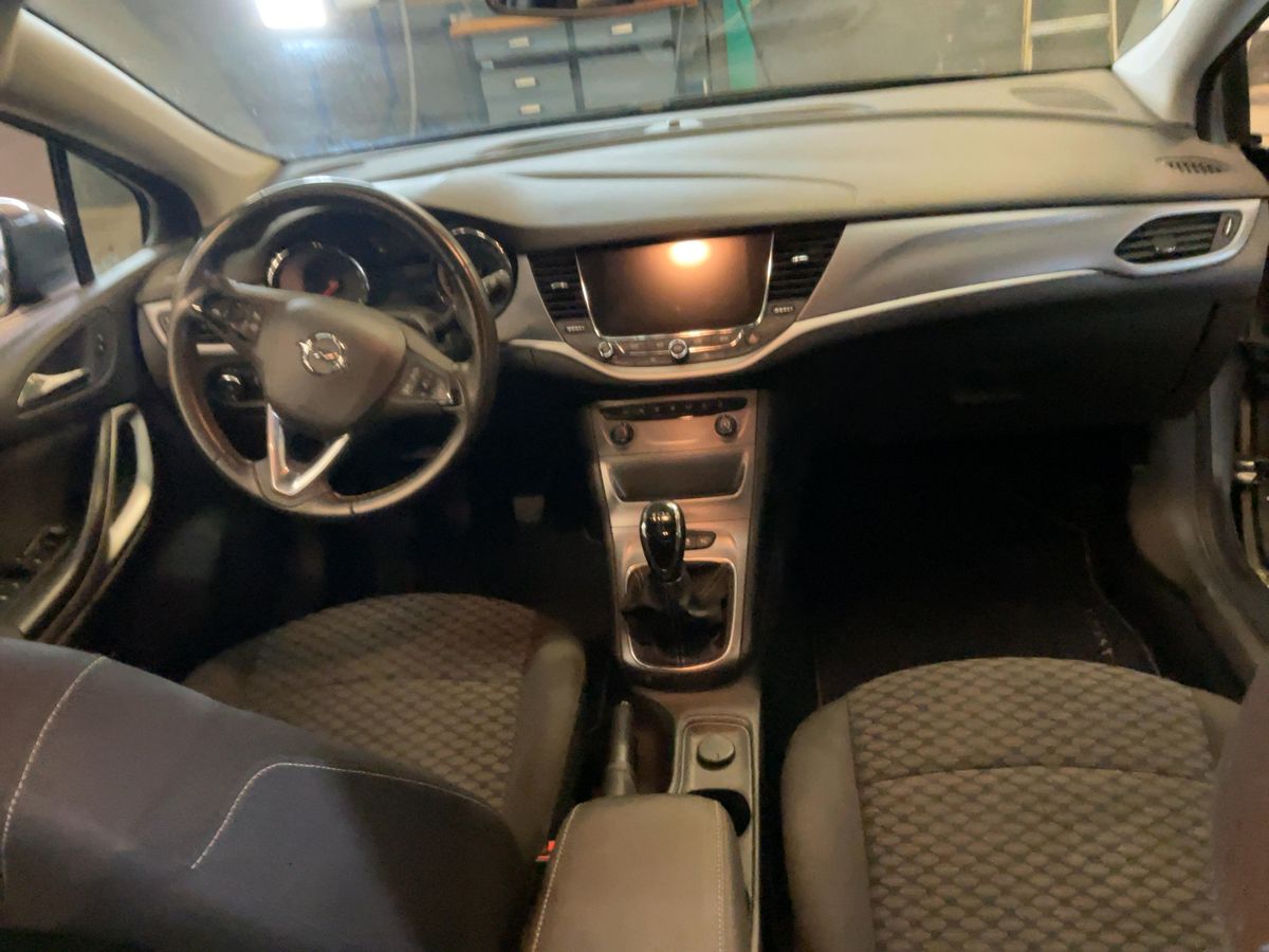 Opel Astra 2018 — photo 18