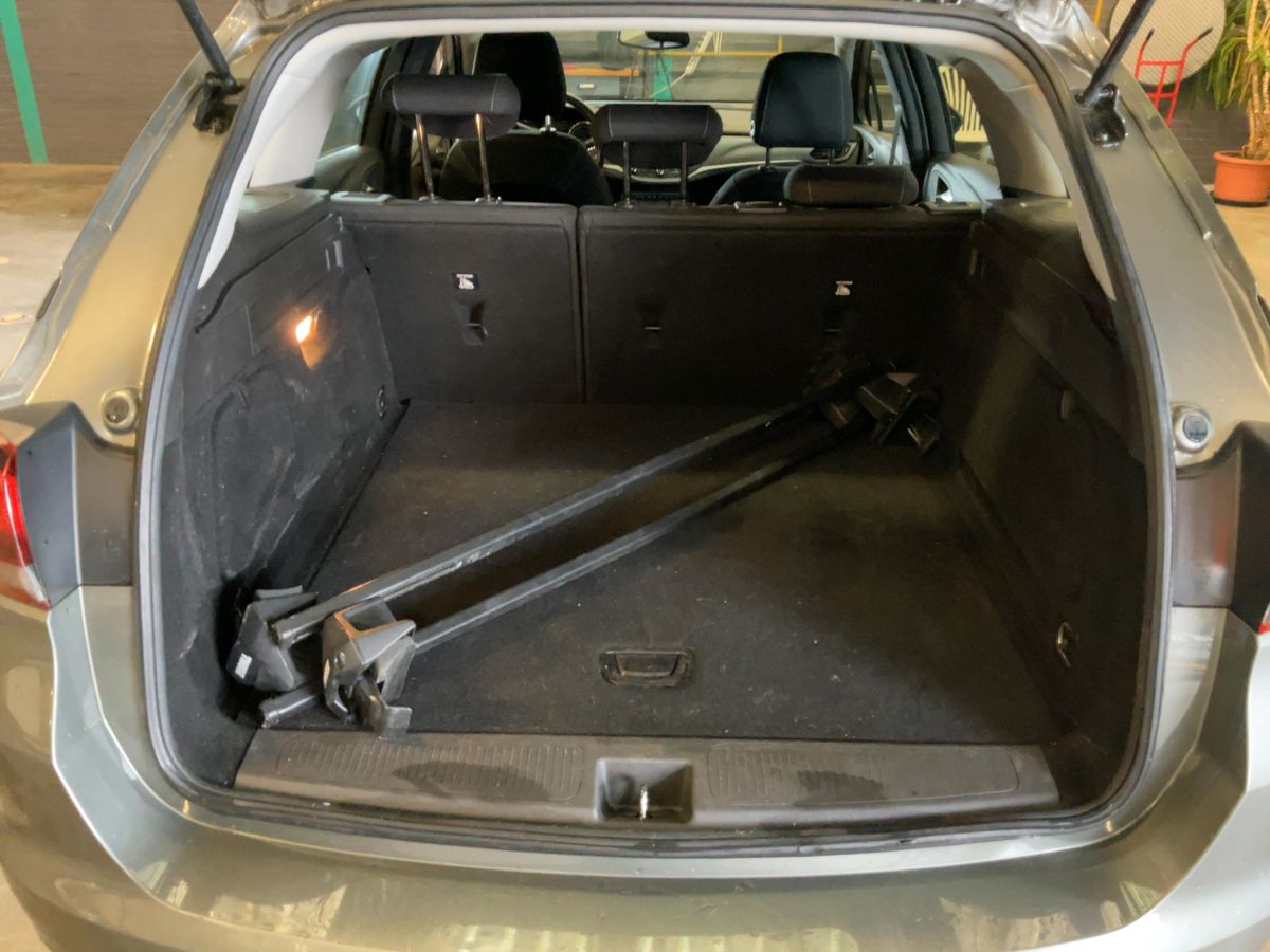 Opel Astra 2018 — photo 16